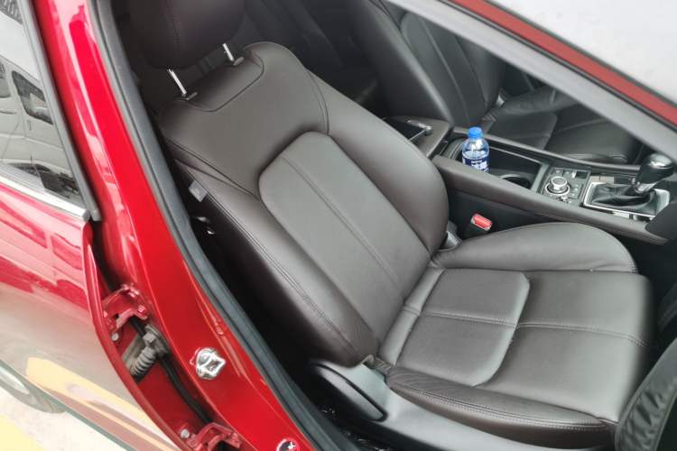 Used Mazda CX-4 2020 2.0L Automatic Two-Wheel Drive Blue Sky Luxury Edition Right Front Seat