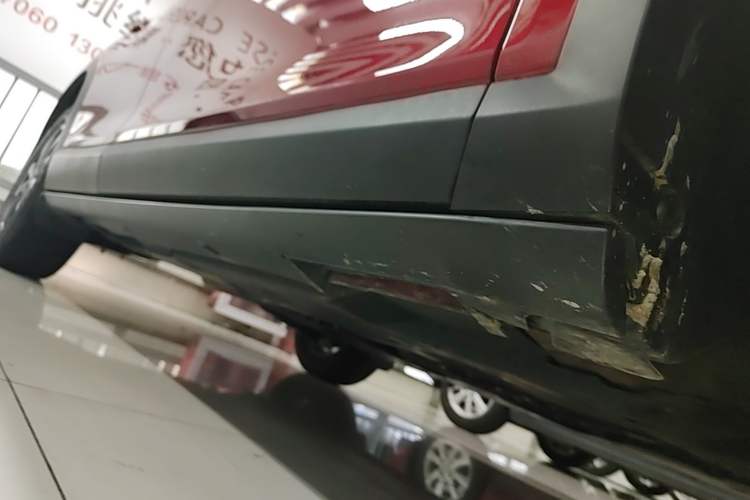 Used Mazda CX-4 2020 2.0L Automatic Two-Wheel Drive Blue Sky Dynamic Edition Right Side Sill