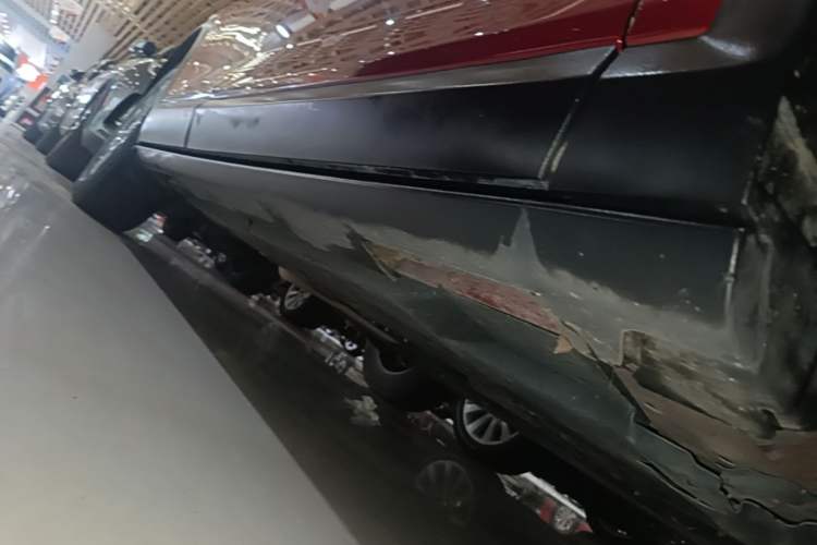 Used Mazda CX-4 2020 2.0L Automatic Two-Wheel Drive Blue Sky Dynamic Edition Right Side Sill