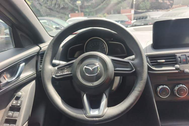 Used Mazda CX-4 2020 2.0L Automatic Two-Wheel Drive Blue Sky Dynamic Edition Steering Wheel