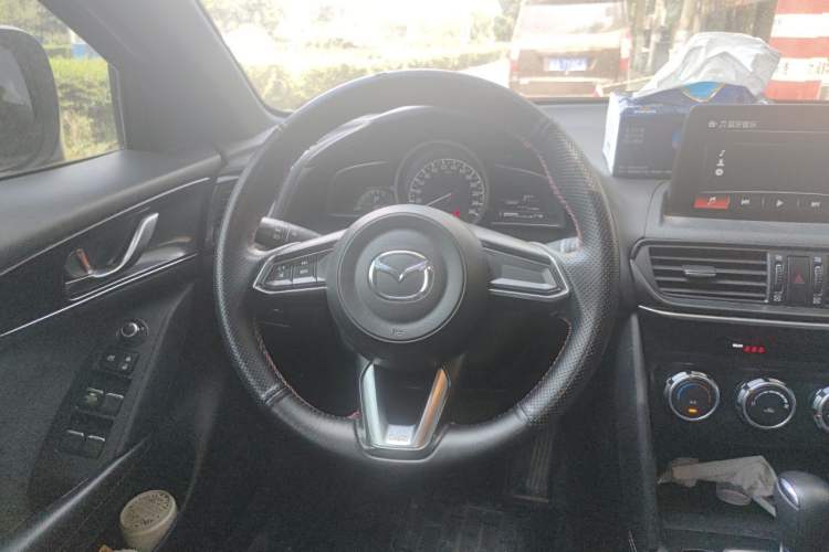Used Mazda CX-4 2020 2.0L Automatic Two-Wheel Drive Blue Sky Dynamic Edition Steering Wheel