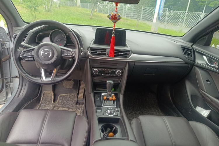 Used Mazda CX-4 2020 2.0L Automatic Two-Wheel Drive Blue Sky Luxury Edition Center Console
