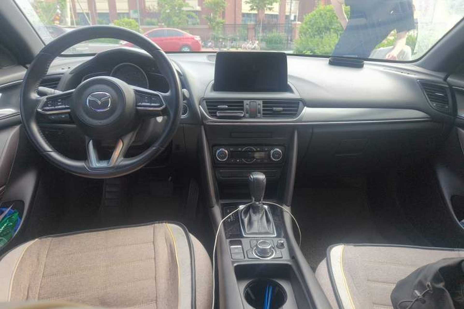 Used Mazda CX-4 2020 2.0L Automatic Two-Wheel Drive Blue Sky Luxury Edition Center Console