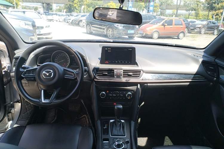 Used Mazda CX-4 2020 2.0L Automatic Two-Wheel Drive Blue Sky Exploration Edition Center Console