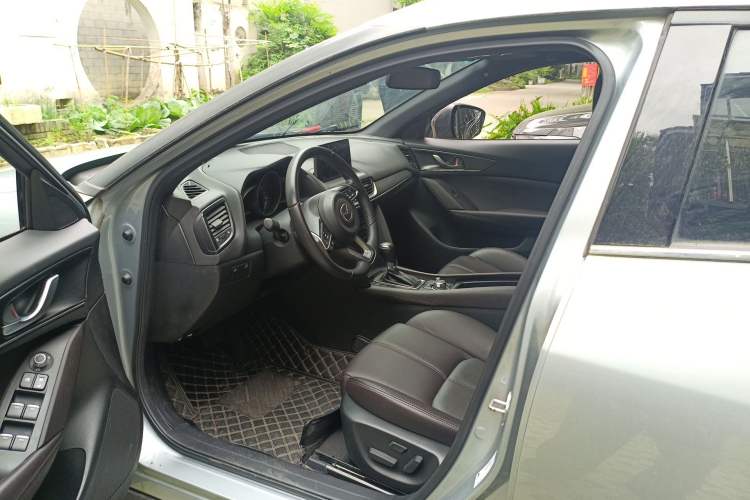 Used Mazda CX-4 2020 2.0L Automatic Two-Wheel Drive Blue Sky Luxury Edition Driver Seat