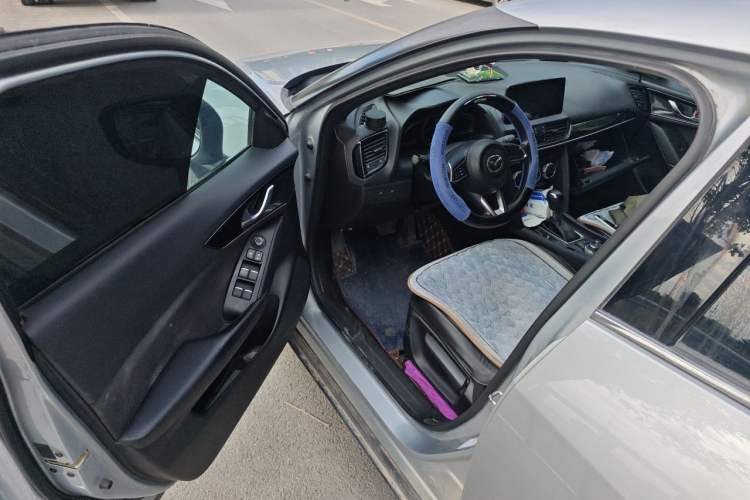 Used Mazda CX-4 2020 2.0L Automatic Two-Wheel Drive Blue Sky Dynamic Edition Driver Seat