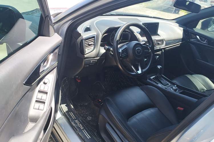 Used Mazda CX-4 2020 2.0L Automatic Two-Wheel Drive Blue Sky Exploration Edition Driver Seat