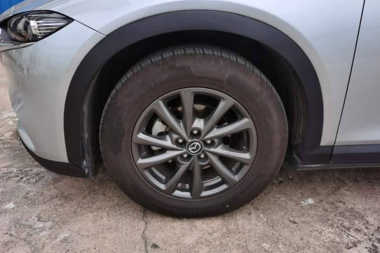 Used Mazda CX-4 2020 2.0L Automatic Two-Wheel Drive Blue Sky Dynamic Edition Exterior 4