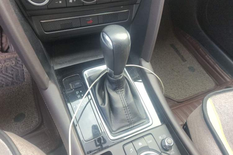 Used Mazda CX-4 2020 2.0L Automatic Two-Wheel Drive Blue Sky Luxury Edition Gear Lever