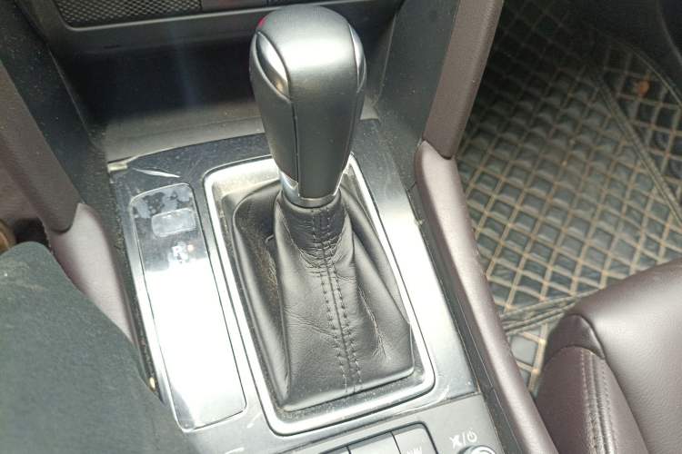 Used Mazda CX-4 2020 2.0L Automatic Two-Wheel Drive Blue Sky Luxury Edition Gear Lever