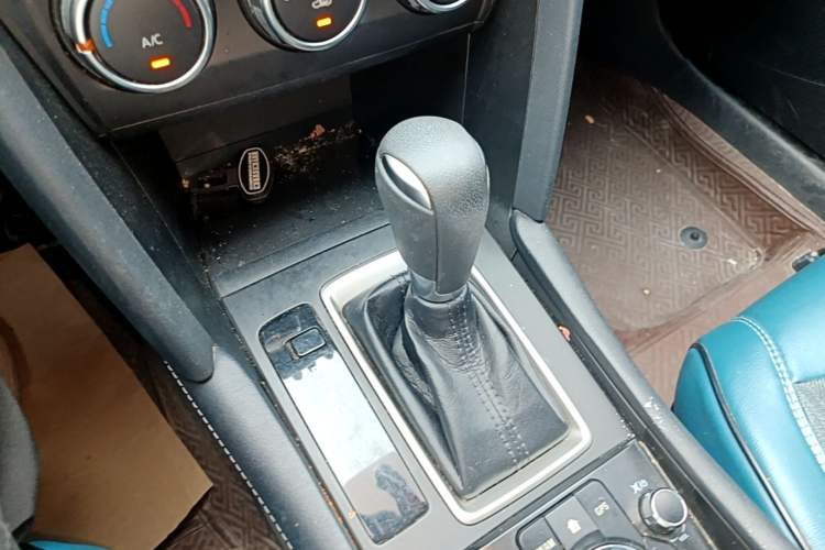 Used Mazda CX-4 2020 2.0L Automatic Two-Wheel Drive Blue Sky Dynamic Edition Gear Lever