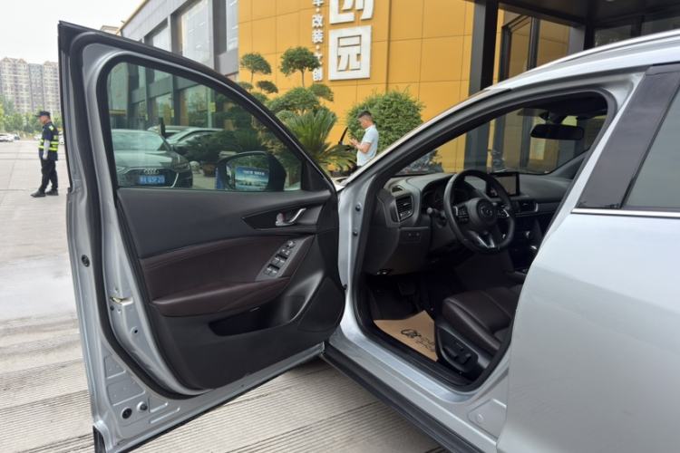 Used Mazda CX-4 2020 2.0L Automatic Two-Wheel Drive Blue Sky Luxury Edition Interior 10