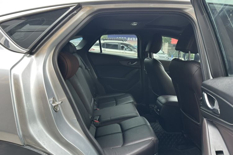 Used Mazda CX-4 2020 2.0L Automatic Two-Wheel Drive Blue Sky Leading Edition Interior 2