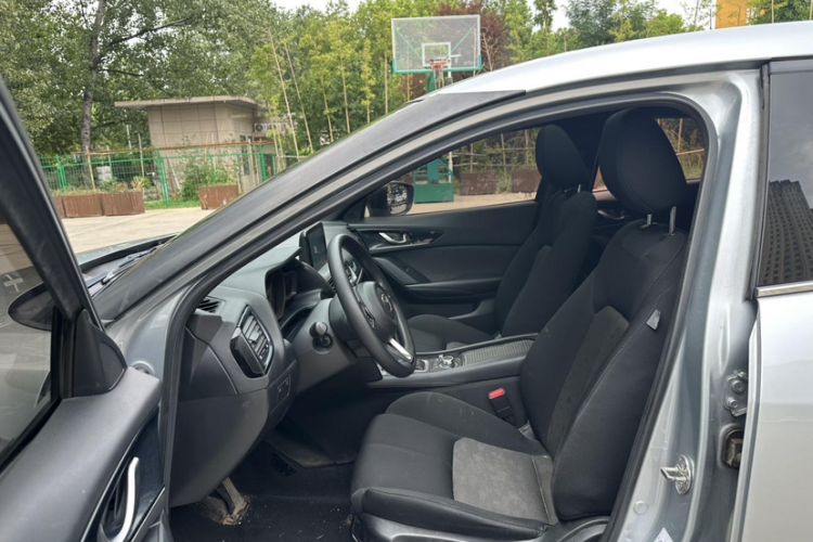 Used Mazda CX-4 2020 2.0L Automatic Two-Wheel Drive Blue Sky Dynamic Edition Interior 4