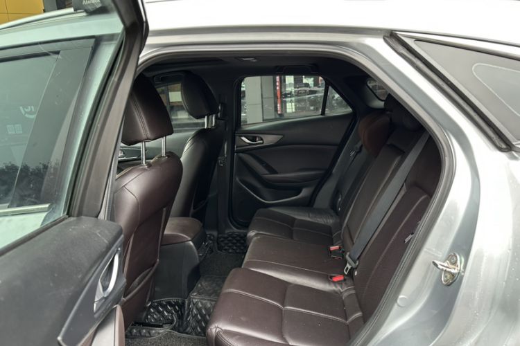 Used Mazda CX-4 2020 2.0L Automatic Two-Wheel Drive Blue Sky Leading Edition Interior 4