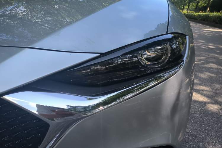 Used Mazda CX-4 2020 2.0L Automatic Two-Wheel Drive Blue Sky Luxury Edition Left Front Headlight