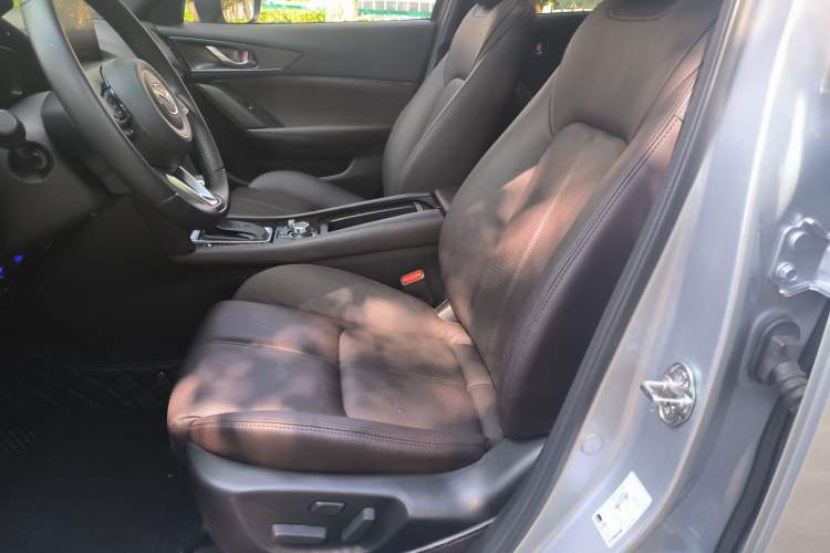 Used Mazda CX-4 2020 2.0L Automatic Two-Wheel Drive Blue Sky Luxury Edition Left Front Seat