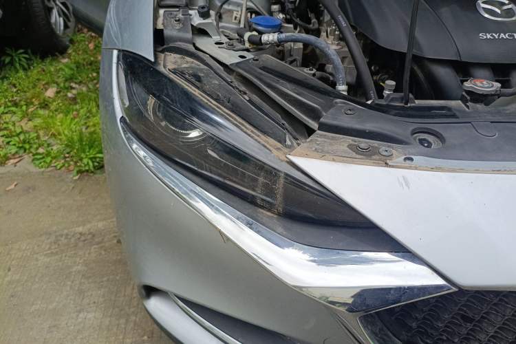 Used Mazda CX-4 2020 2.0L Automatic Two-Wheel Drive Blue Sky Luxury Edition Right Front Headlight