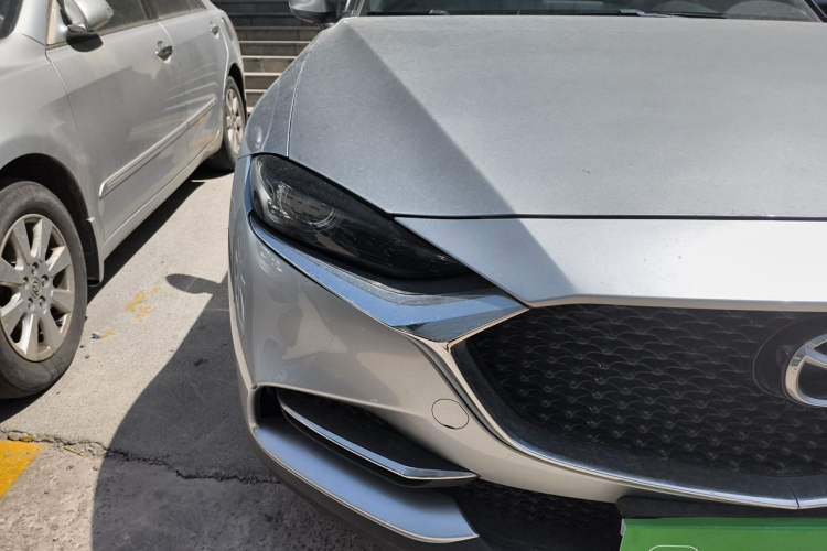 Used Mazda CX-4 2020 2.0L Automatic Two-Wheel Drive Blue Sky Luxury Edition Right Front Headlight