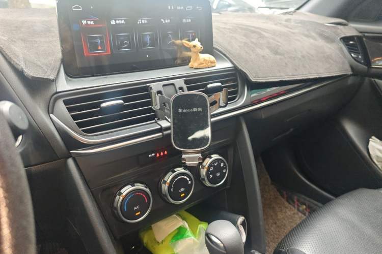 Used Mazda CX-4 2020 2.0L Automatic Two-Wheel Drive Blue Sky Dynamic Edition Audio And AC Panel