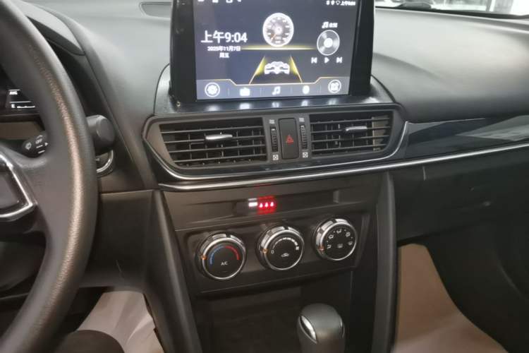 Used Mazda CX-4 2020 2.0L Automatic Two-Wheel Drive Blue Sky Dynamic Edition Audio And AC Panel