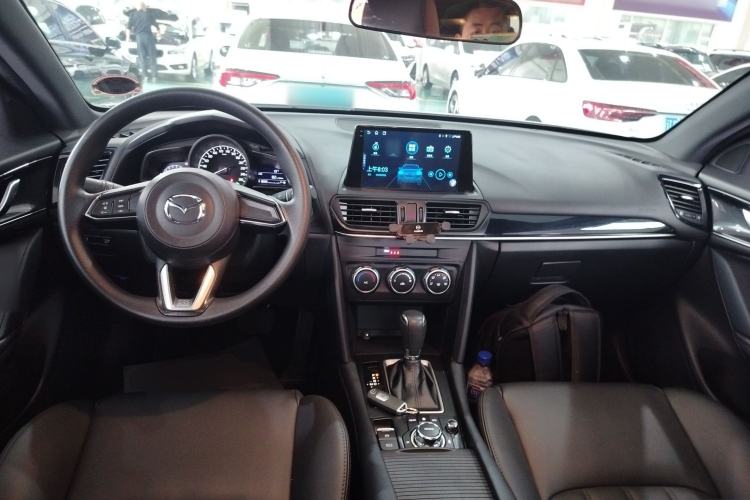 Used Mazda CX-4 2020 2.0L Automatic Two-Wheel Drive Blue Sky Dynamic Edition Center Console