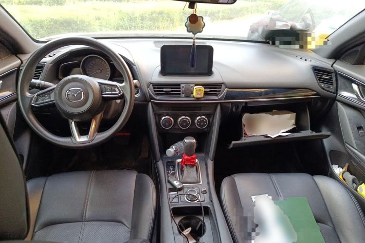 Used Mazda CX-4 2020 2.0L Automatic Two-Wheel Drive Blue Sky Dynamic Edition Center Console