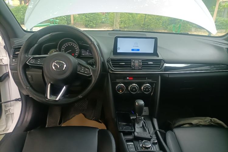 Used Mazda CX-4 2020 2.0L Automatic Two-Wheel Drive Blue Sky Dynamic Edition Center Console