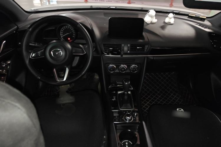 Used Mazda CX-4 2020 2.0L Automatic Two-Wheel Drive Blue Sky Dynamic Edition Center Console