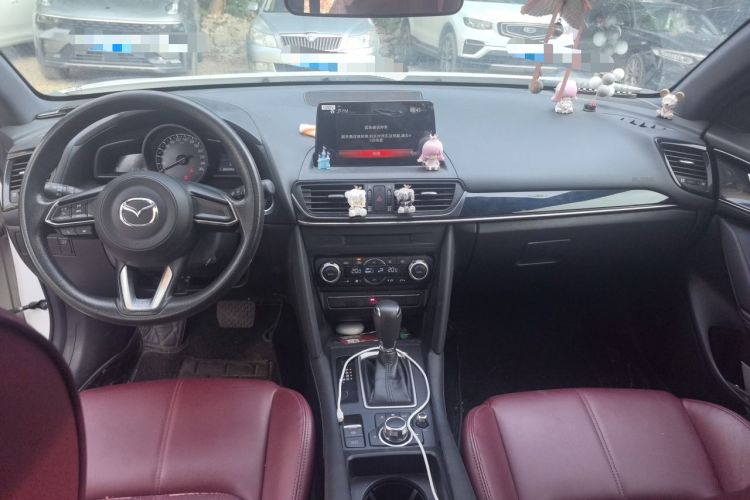 Used Mazda CX-4 2020 2.0L Automatic Two-Wheel Drive Blue Sky Exploration Edition Center Console