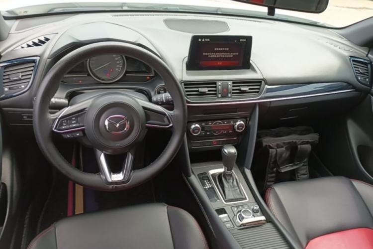 Used Mazda CX-4 2020 2.0L Automatic Two-Wheel Drive Blue Sky Exploration Edition Center Console