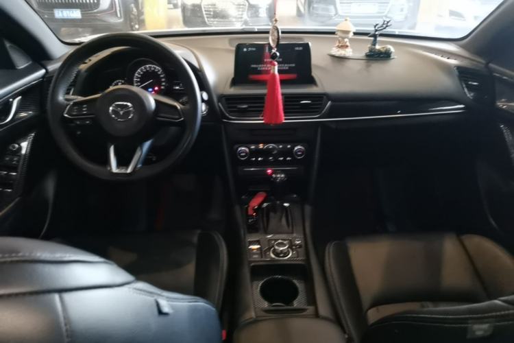 Used Mazda CX-4 2020 2.0L Automatic Two-Wheel Drive Blue Sky Exploration Edition Center Console