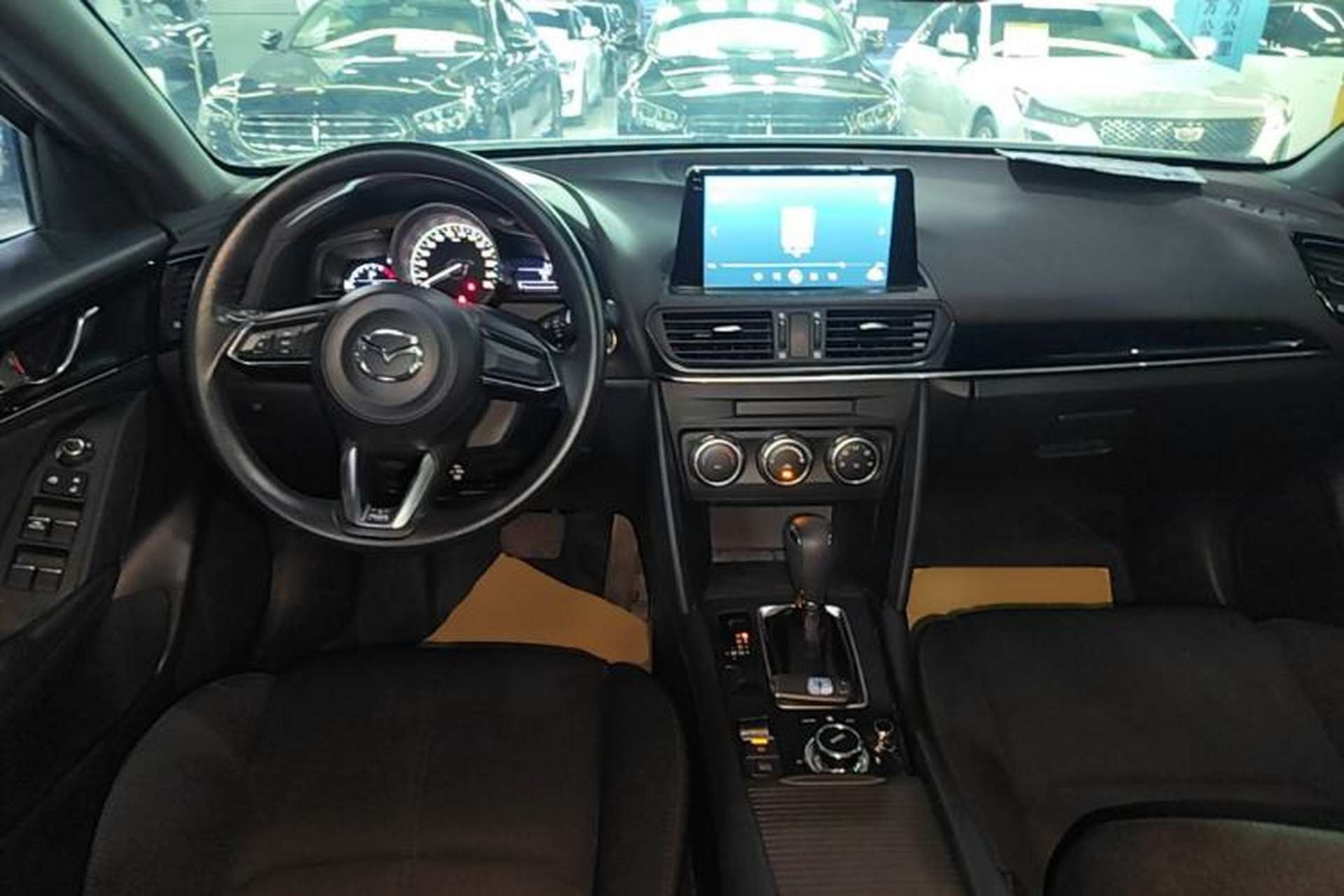 Used Mazda CX-4 2020 2.0L Automatic Two-Wheel Drive Blue Sky Dynamic Edition Center Console