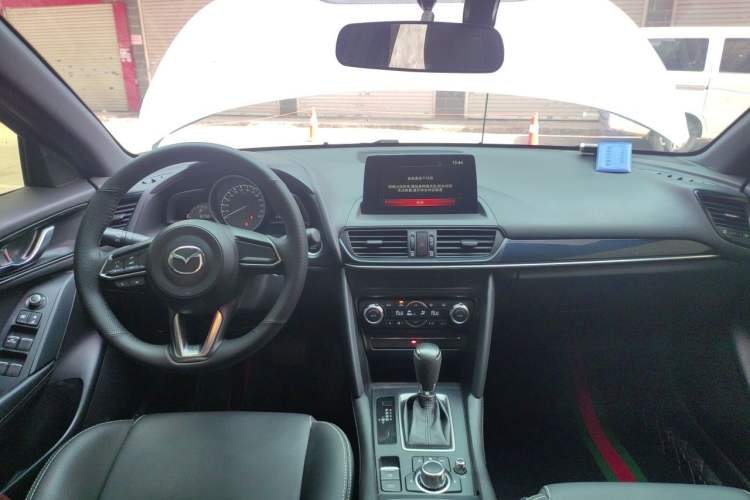 Used Mazda CX-4 2020 2.0L Automatic Two-Wheel Drive Blue Sky Exploration Edition Center Console