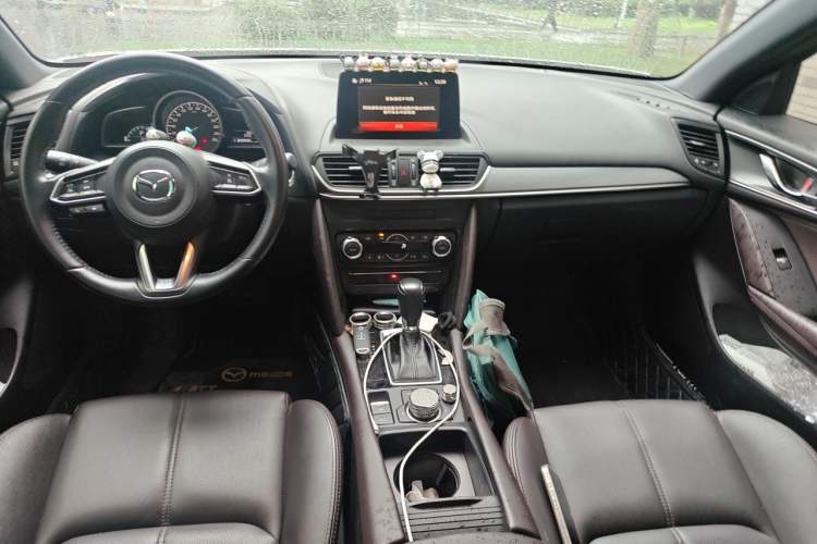 Used Mazda CX-4 2020 2.0L Automatic Two-Wheel Drive Blue Sky Luxury Edition Center Console
