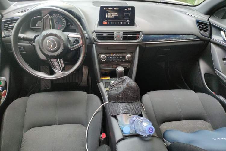 Used Mazda CX-4 2020 2.0L Automatic Two-Wheel Drive Blue Sky Exploration Edition Center Console