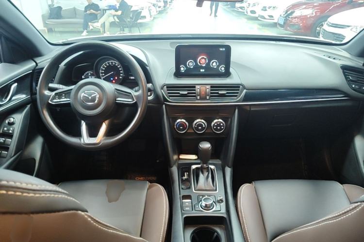 Used Mazda CX-4 2020 2.0L Automatic Two-Wheel Drive Blue Sky Dynamic Edition Center Console