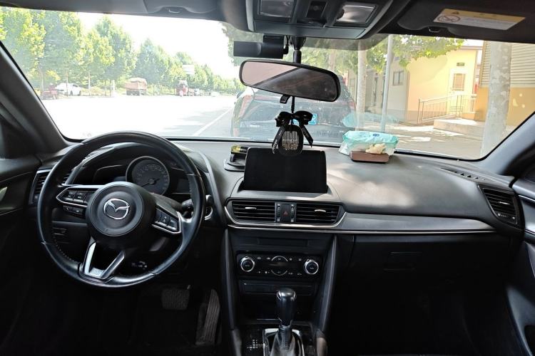 Used Mazda CX-4 2020 2.0L Automatic Two-Wheel Drive Blue Sky Luxury Edition Center Console