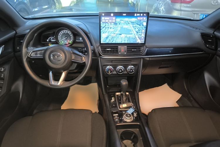 Used Mazda CX-4 2020 2.0L Automatic Two-Wheel Drive Blue Sky Dynamic Edition Center Console