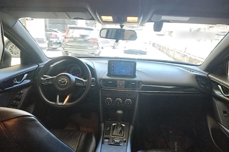 Used Mazda CX-4 2020 2.0L Automatic Two-Wheel Drive Blue Sky Dynamic Edition Center Console