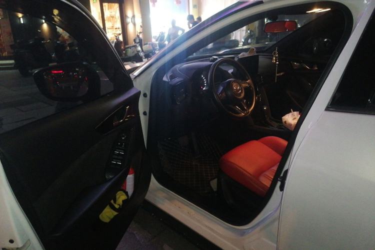 Used Mazda CX-4 2020 2.0L Automatic Two-Wheel Drive Blue Sky Dynamic Edition Driver Seat
