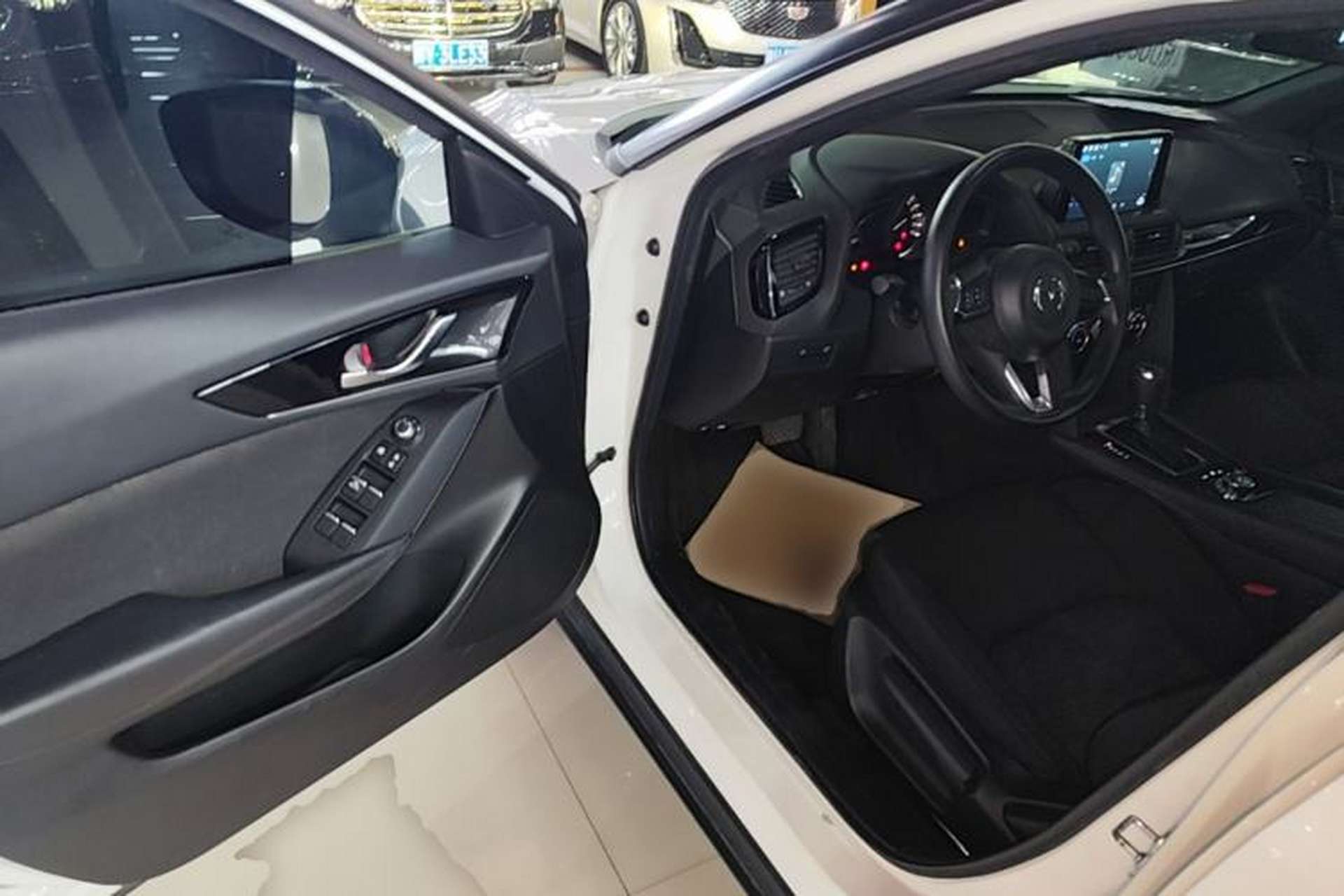 Used Mazda CX-4 2020 2.0L Automatic Two-Wheel Drive Blue Sky Dynamic Edition Driver Seat