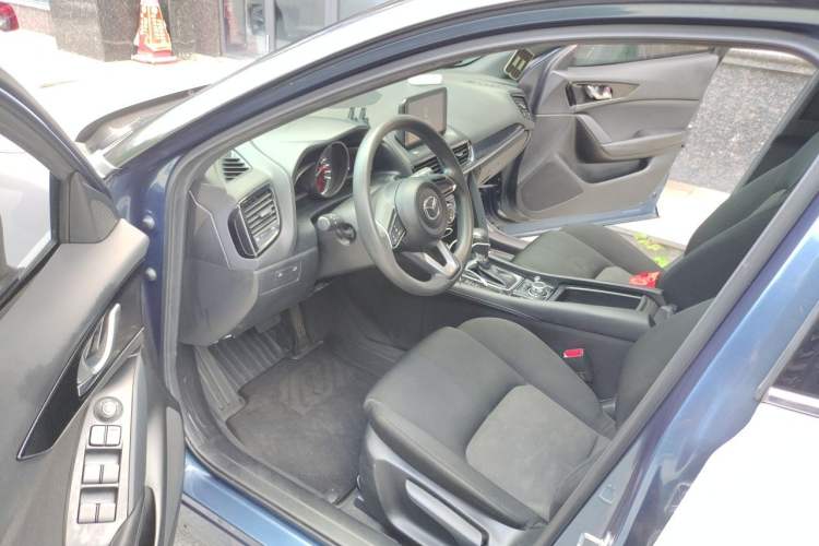 Used Mazda CX-4 2020 2.0L Automatic Two-Wheel Drive Blue Sky Dynamic Edition Driver Seat