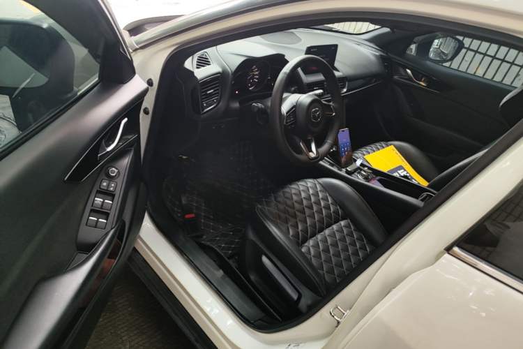 Used Mazda CX-4 2020 2.0L Automatic Two-Wheel Drive Blue Sky Exploration Edition Driver Seat