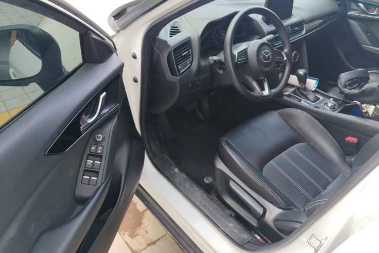 Used Mazda CX-4 2020 2.0L Automatic Two-Wheel Drive Blue Sky Dynamic Edition Driver Seat