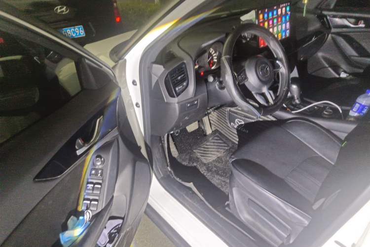 Used Mazda CX-4 2020 2.0L Automatic Two-Wheel Drive Blue Sky Dynamic Edition Driver Seat
