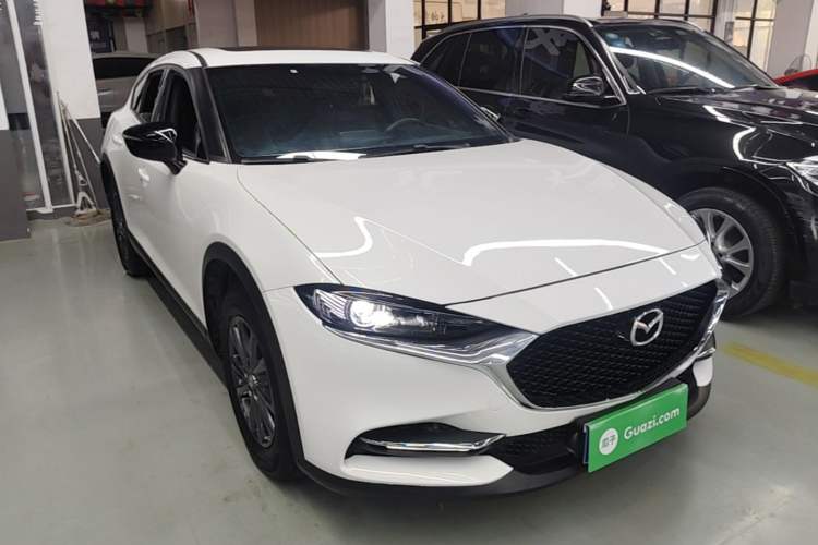 Used Mazda CX-4 2020 2.0L Automatic Two-Wheel Drive Blue Sky Dynamic Edition Front Right 45 Deg