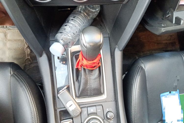 Used Mazda CX-4 2020 2.0L Automatic Two-Wheel Drive Blue Sky Dynamic Edition Gear Lever
