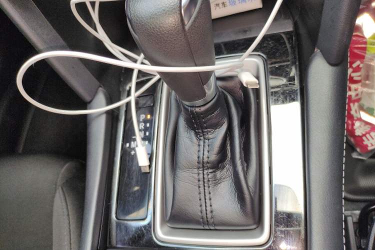 Used Mazda CX-4 2020 2.0L Automatic Two-Wheel Drive Blue Sky Dynamic Edition Gear Lever