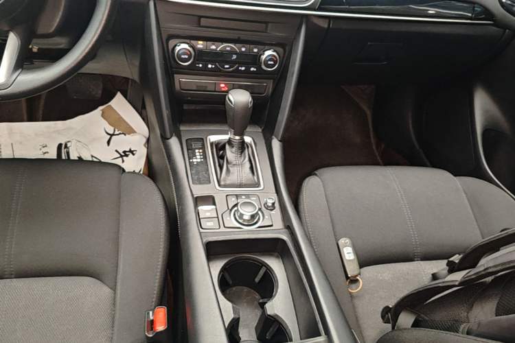 Used Mazda CX-4 2020 2.0L Automatic Two-Wheel Drive Blue Sky Exploration Edition Gear Lever